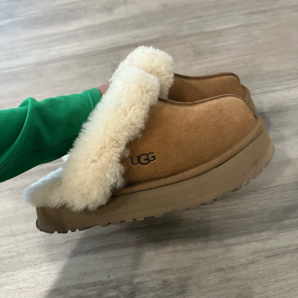 Ugg Platform Chesnut Slippers